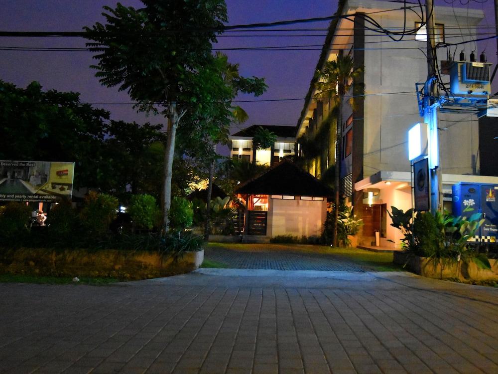 Ganga Hotel y Apartamento Denpasar Exterior foto
